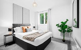 Birmingham City Centre Deluxe Apartment - Secure Parking 36C